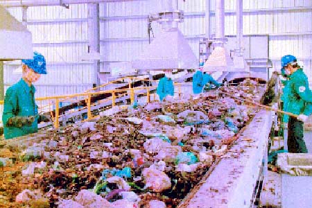 Sản xuất phân bón thân thiện môi trường từ rác